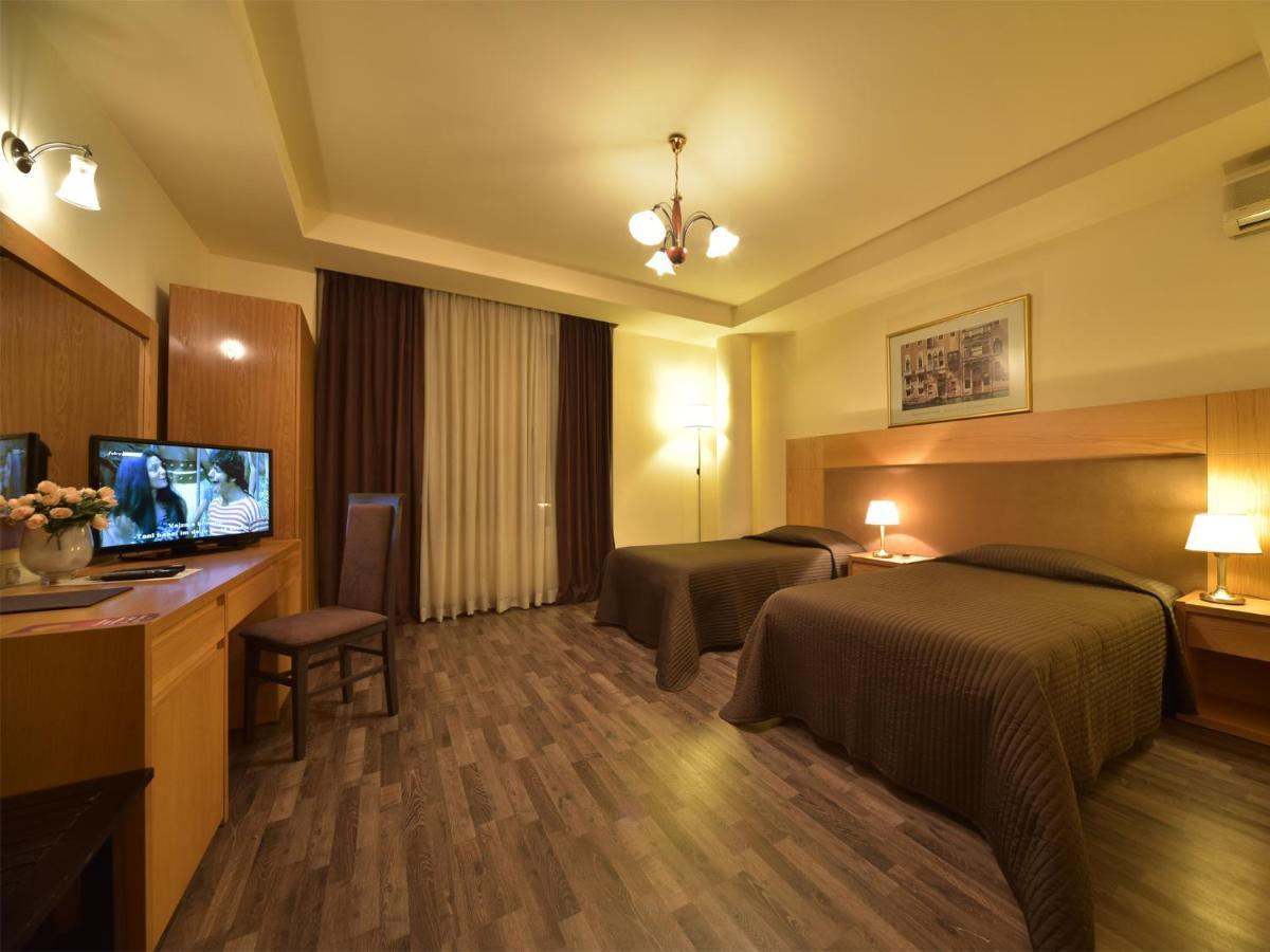 Hotel Doro City Tirana Exterior photo